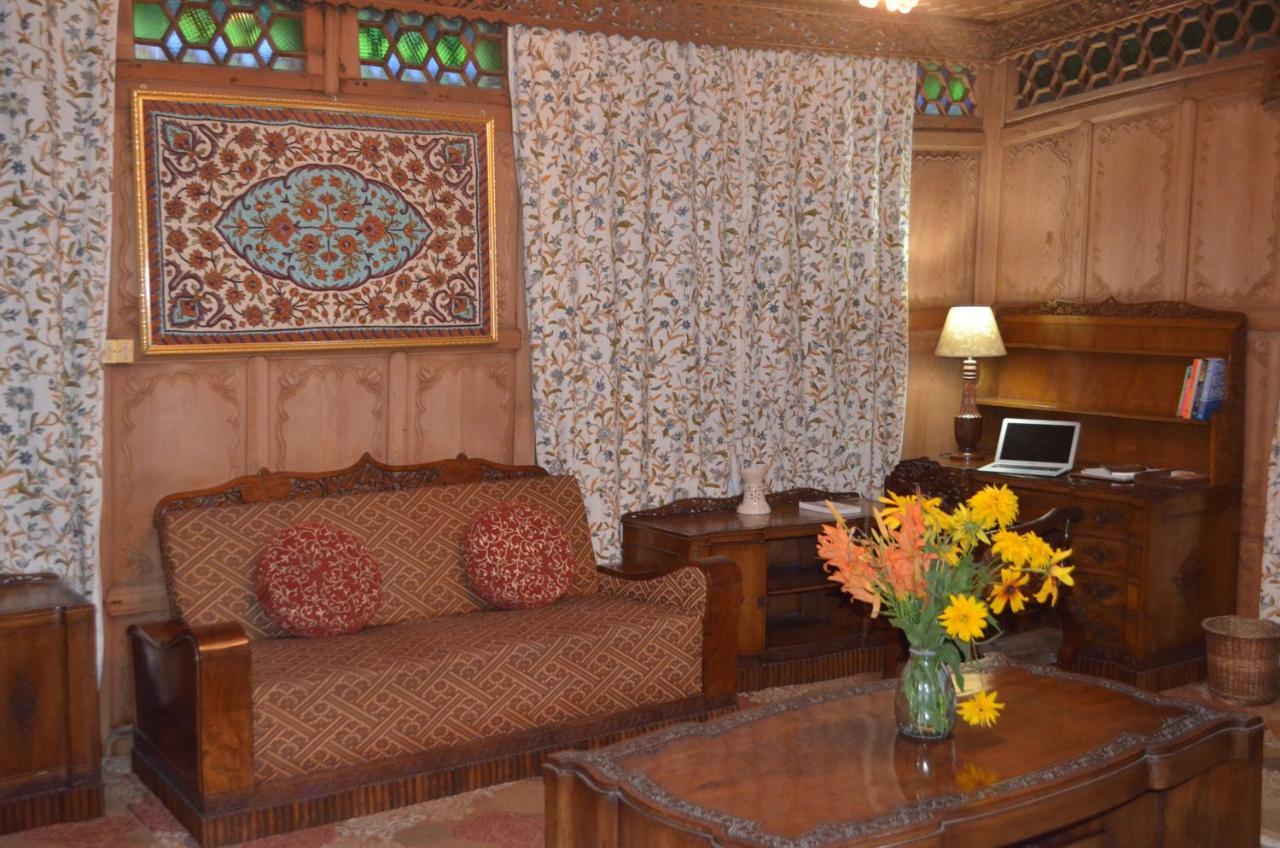 New Alexandra Houseboats Hotel Srīnagar Kültér fotó