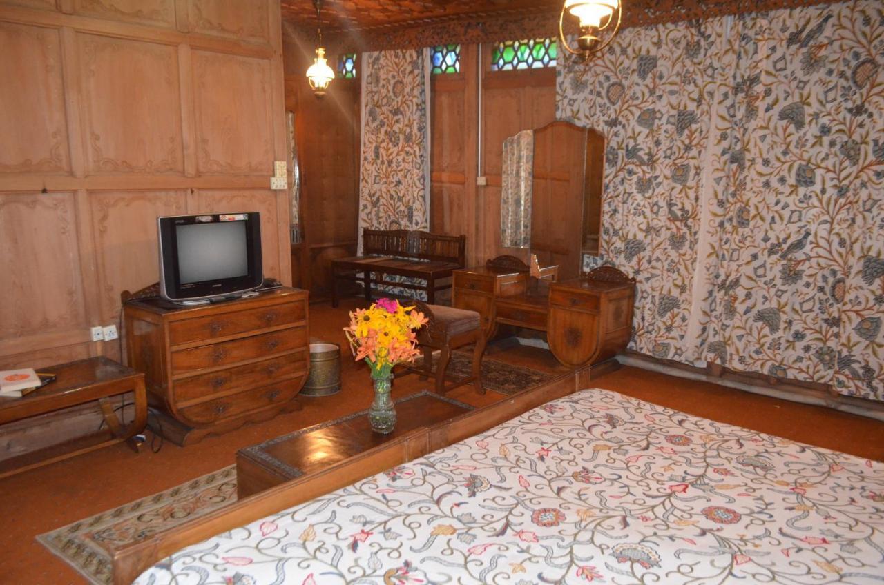 New Alexandra Houseboats Hotel Srīnagar Kültér fotó