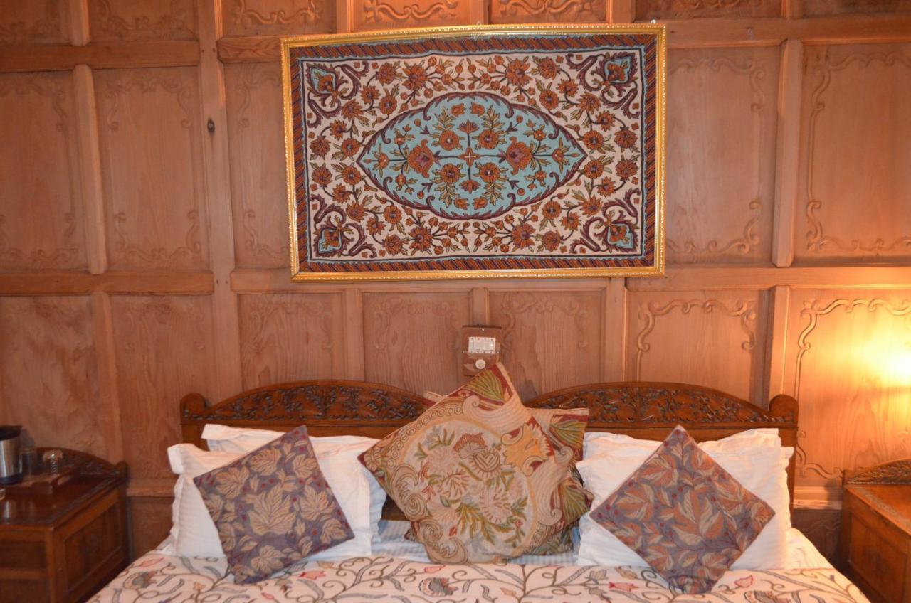New Alexandra Houseboats Hotel Srīnagar Kültér fotó