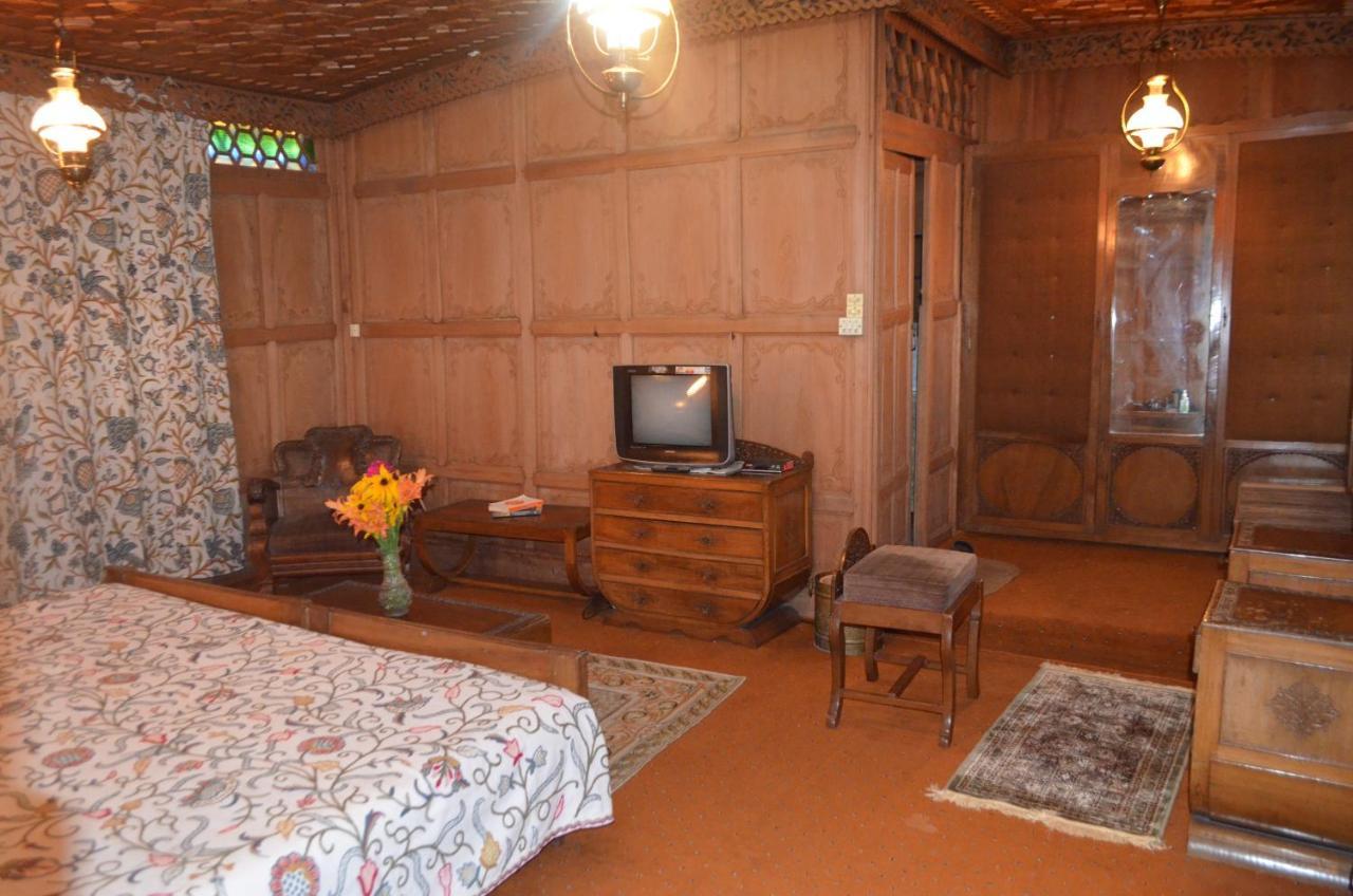 New Alexandra Houseboats Hotel Srīnagar Kültér fotó
