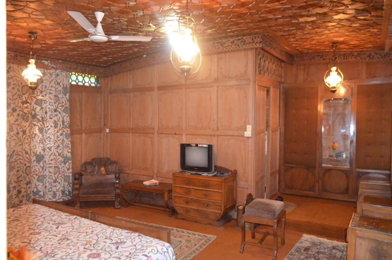 New Alexandra Houseboats Hotel Srīnagar Kültér fotó